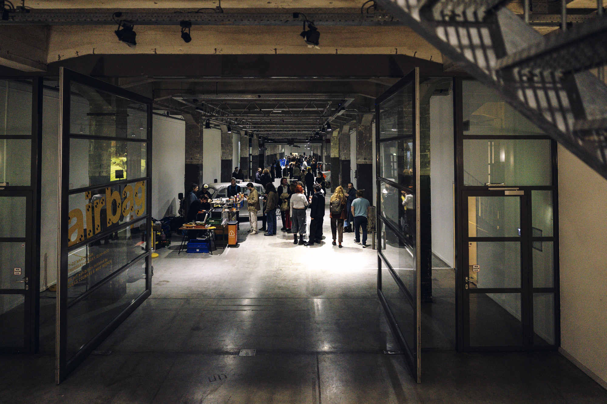 20260306_loods6_airbag_02_visitors_15